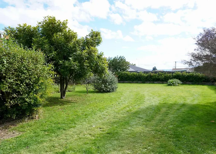 Ferienhaus Comfortable Home, Big Backyard *